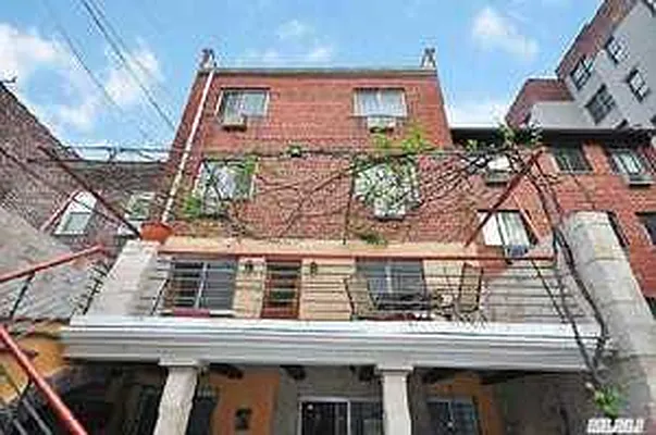 Rented by NYC Living Well Realty LLC | media 19