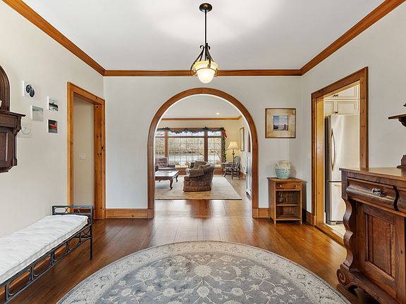 3rd image of 9 Lilypond Ln