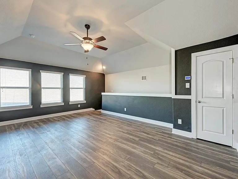 136 Finley St — Photo 35