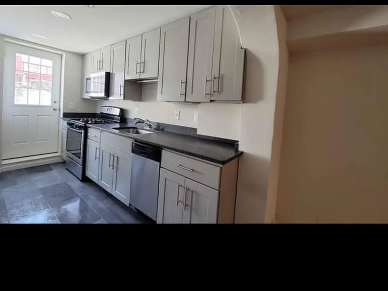 519 S Chapel St — Photo 1