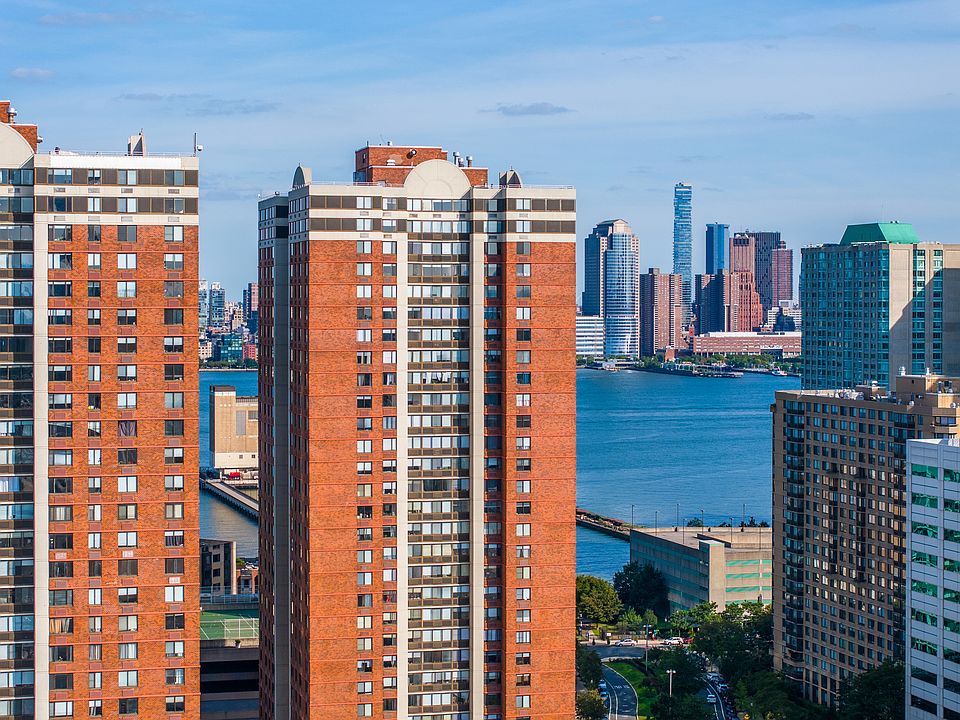 Aerial views of Parkside East, perfectly positioned near the waterfront and PATH to NYC