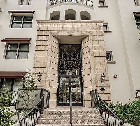 2nd image of 122 N Clark Dr APT 203