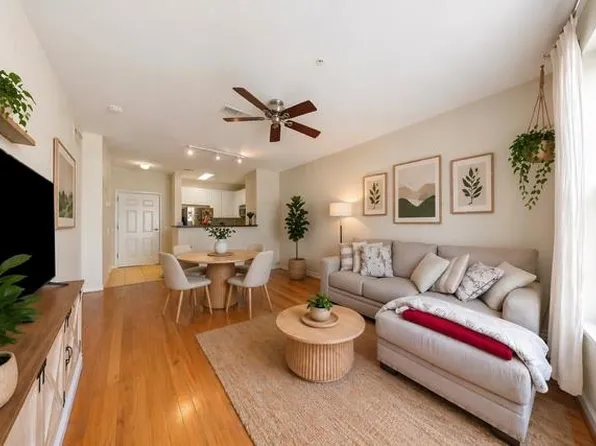 15 Warren St APT 218, Jersey City, NJ 07302