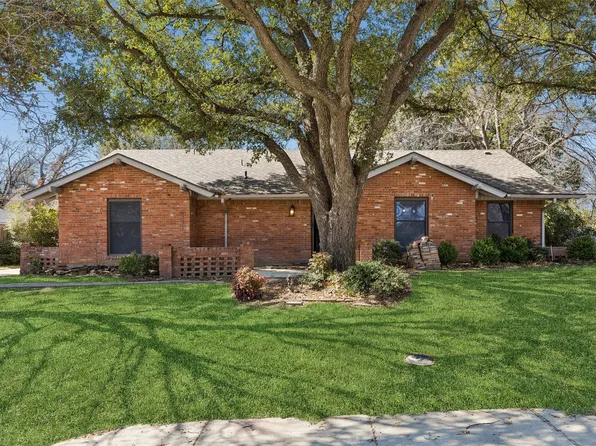 1017 Denmark St, Grand Prairie, TX 75050