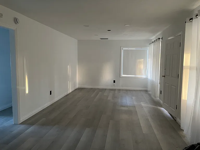 398 N Canby St — Photo 8