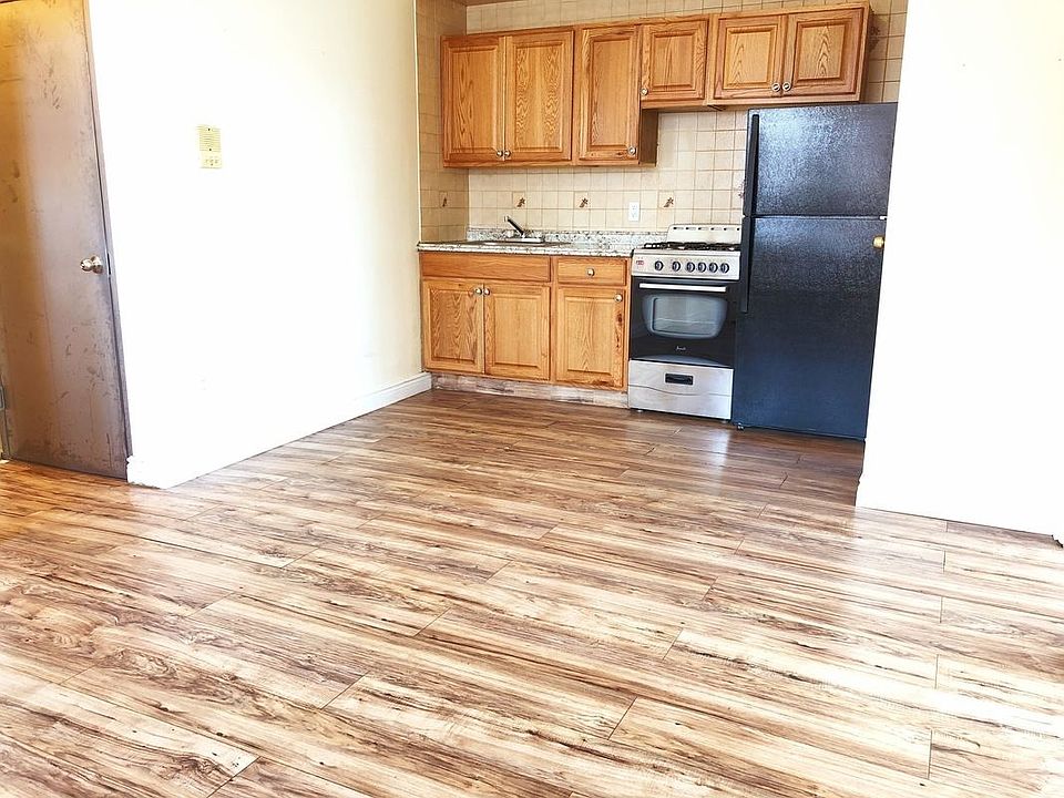1st image of 30-01 Broadway #3FF