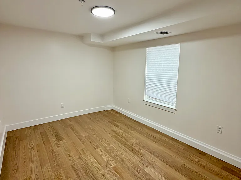 418 Avon Ave #1 — Photo 21