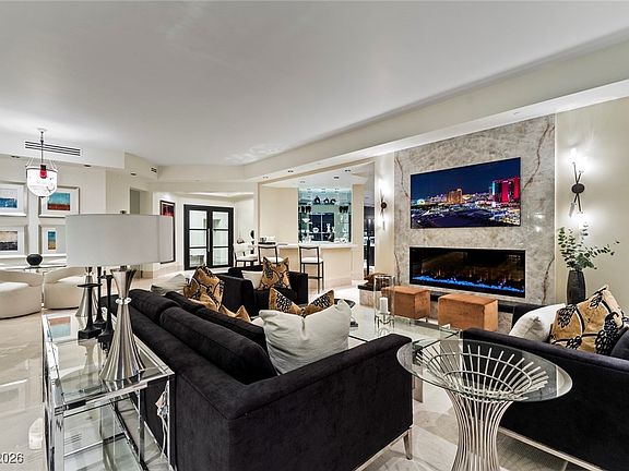 4th image of 2747 Paradise Rd Unit 3404