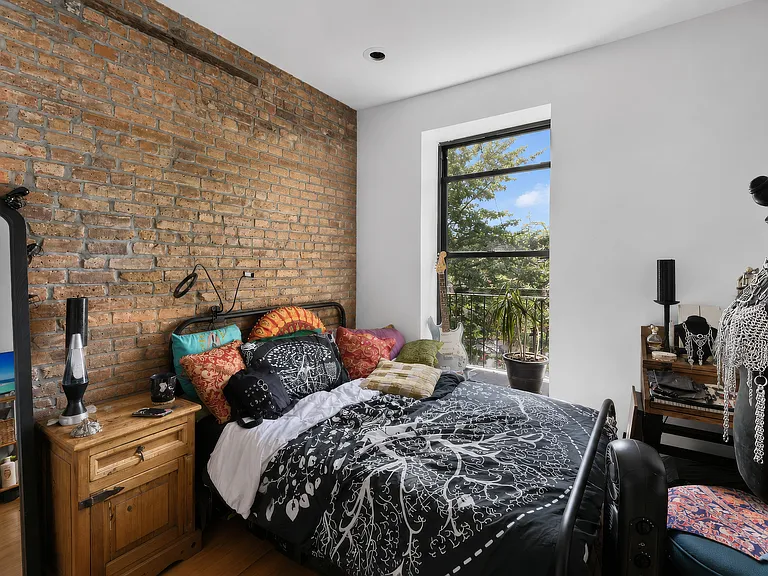 494 Macdonough St #2 — Photo 8