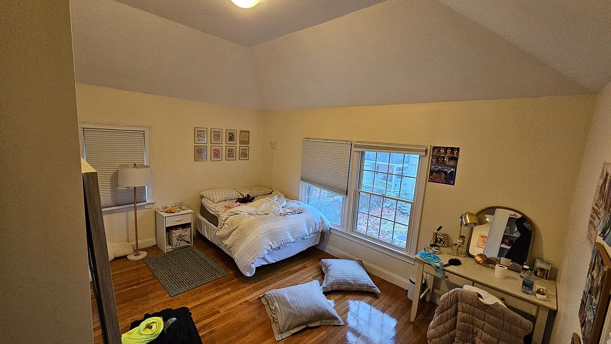 Building Photo - 50 Greycliff Rd #4