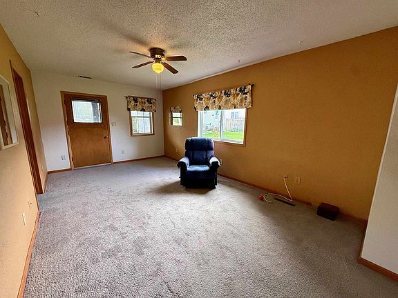 2nd image of 728 W 5th Ave