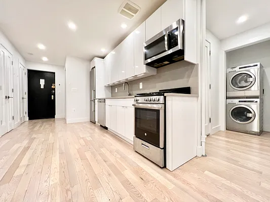 Rented by Pear NYC LLC | media 2