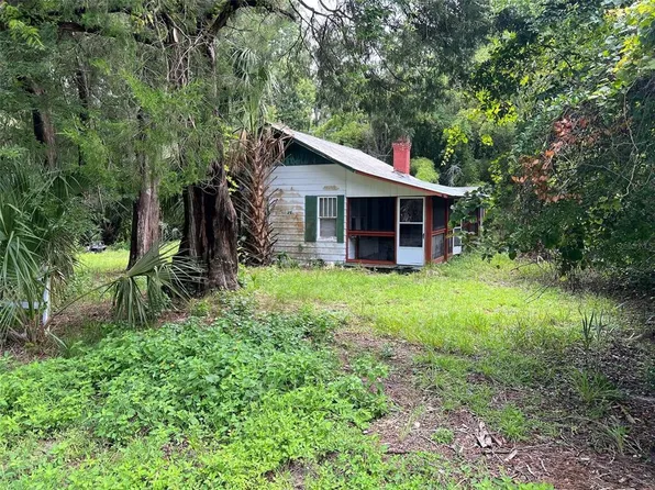 26 61st St, Yankeetown, FL 34498