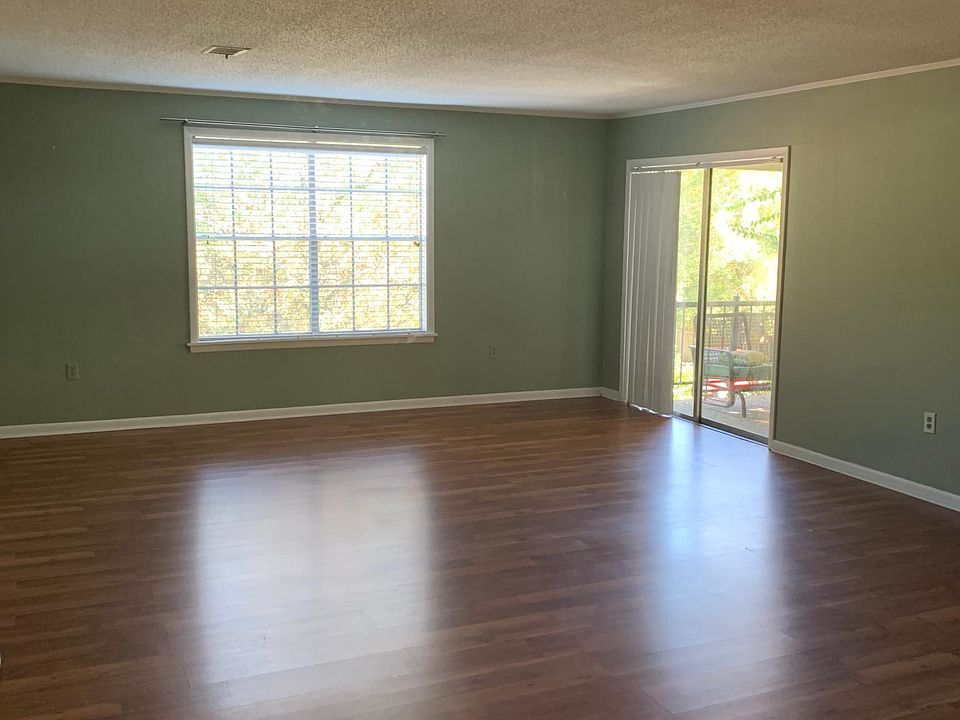 1st image of 2900 Lincoln Rd APT 2