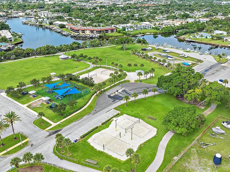 517 Gulf Rd — Photo 44