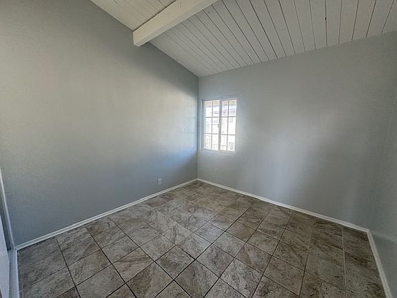 3rd image of 13714 Inglewood Ave #E
