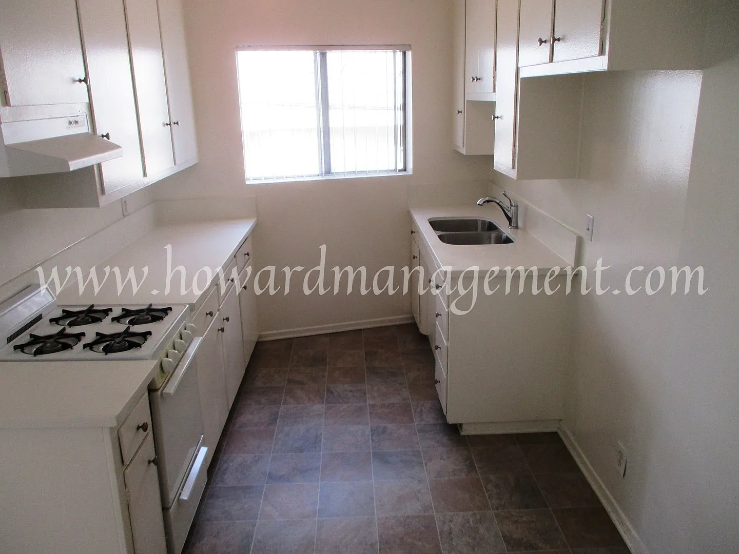 4250 Lindblade — Photo 4