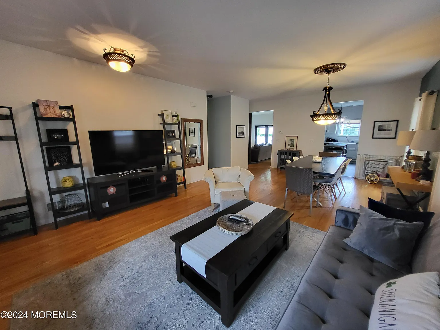 3 bed, 2160 sqft, $2,900 — Photo 3
