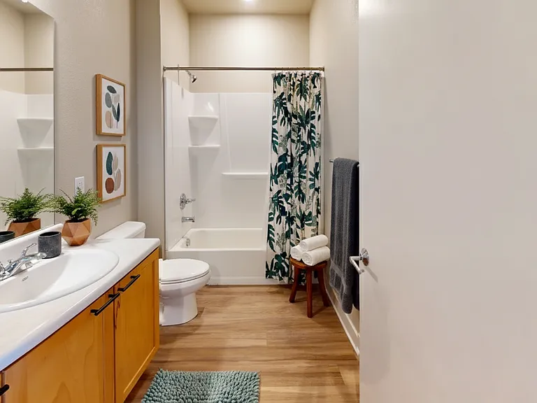 5190 Broadway — Photo 7