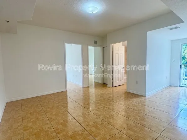 498 SW 6th St, Miami, FL