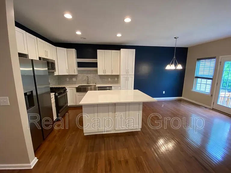 4275 Arthur Ct — Photo 6