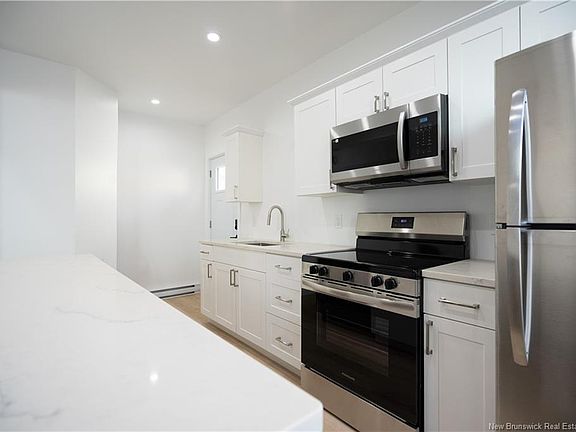 5th image of 20 Harding St #2