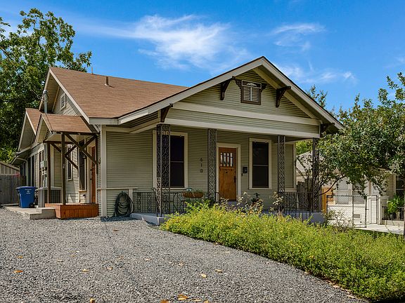 3rd image of 610 W Mistletoe Ave