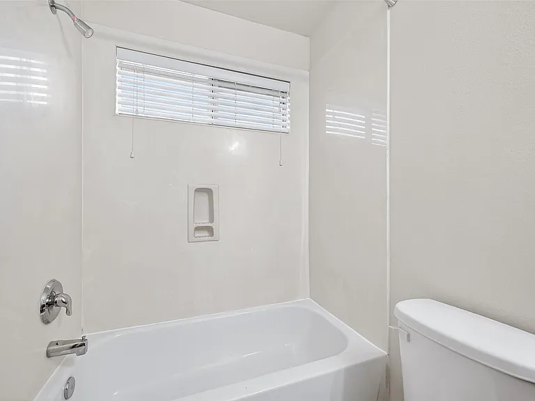 6030 Wildbriar Ln — Photo 34