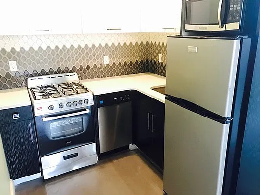 Rented by EXR | media 22