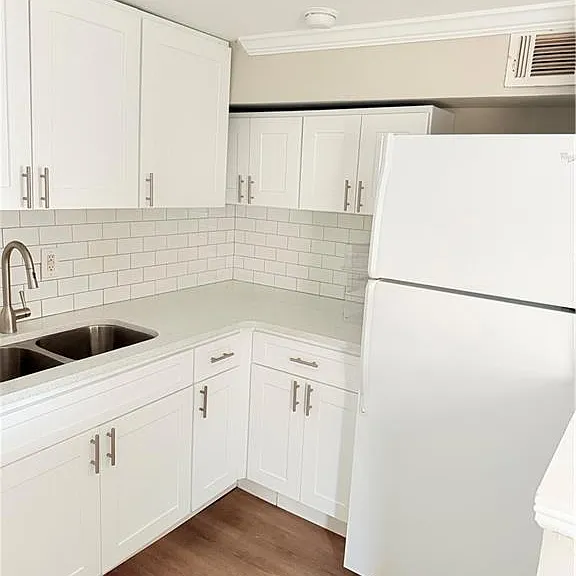 2483 Randall St #A — Photo 3