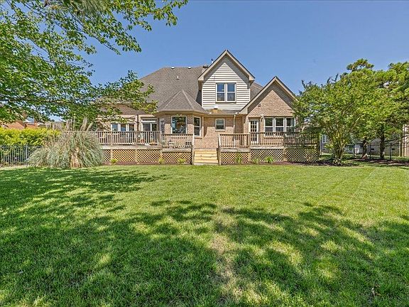 4th image of 404 Bracey Way