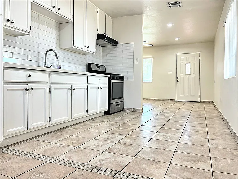 1143 Elizabeth Lake Rd — Photo 14