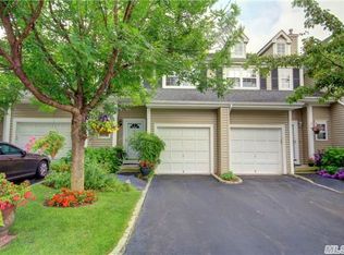 6 Kensington Dr, Smithtown, NY 11787