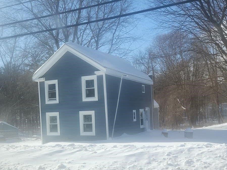2nd image of 247 Pecks Rd