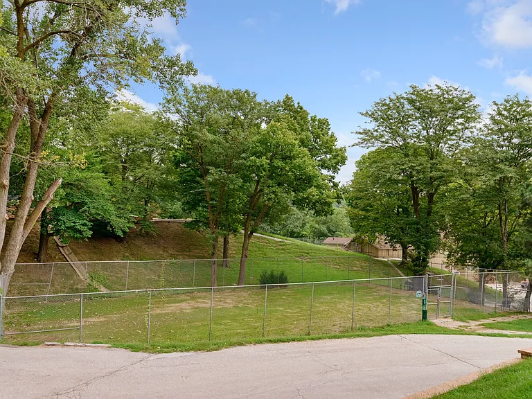 Fontenelle Hills — Photo 22
