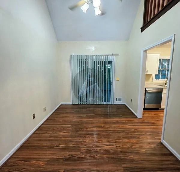 3718 Memorial Pkwy NW — Photo 12
