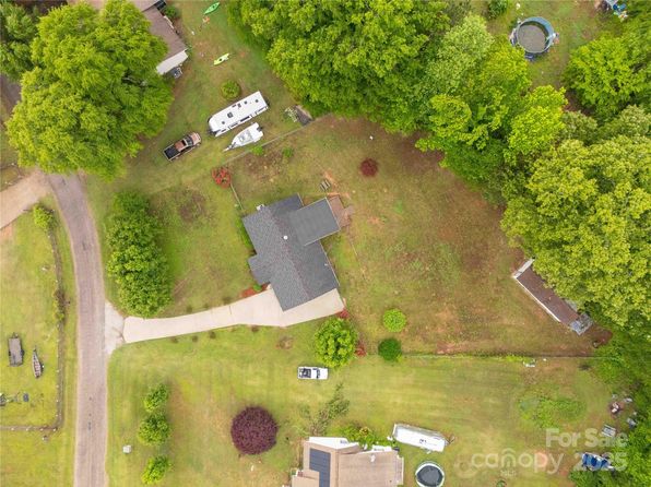 1215 Eastcreek Rd, Fort Lawn, SC 29714