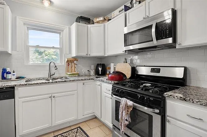5044 Pershing St — Photo 8
