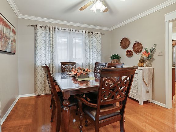 5th image of 15506 Lamon Ave