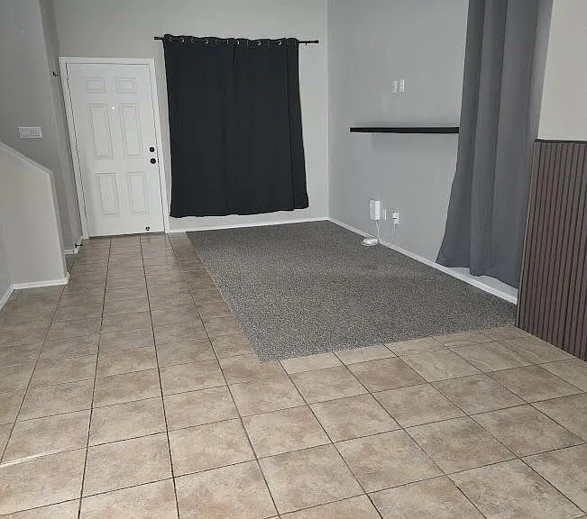 1313 E 9th Pl — Photo 3