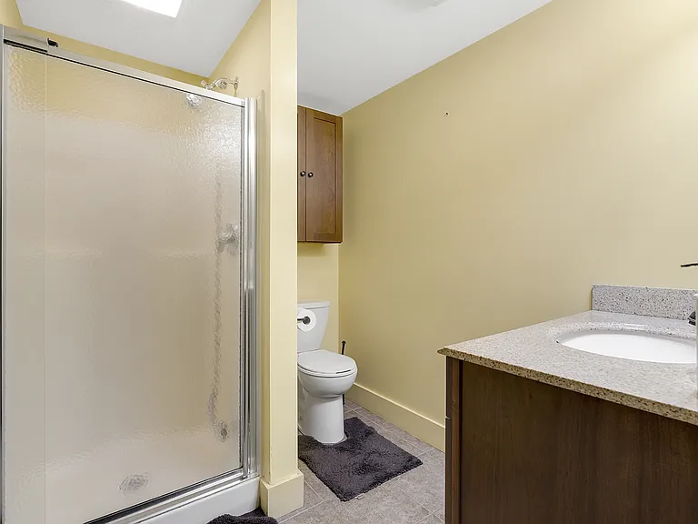 13 Andrew Ave — Photo 40