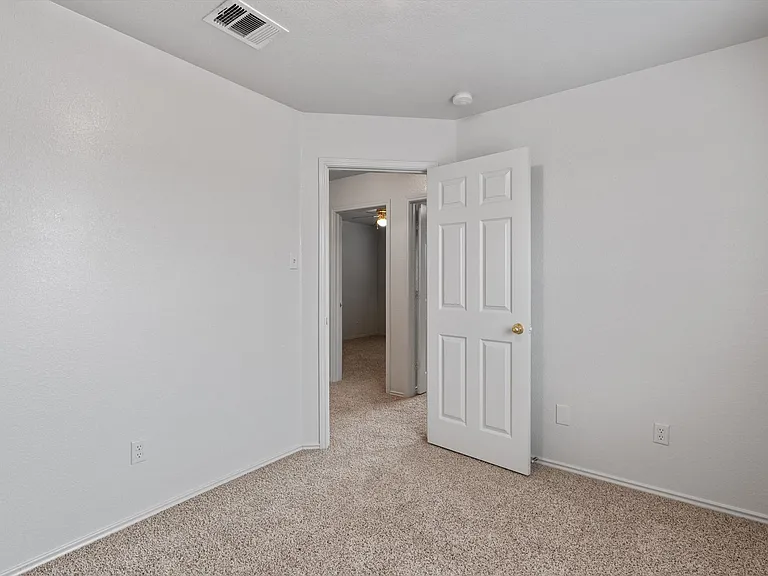 12921 White House St — Photo 19