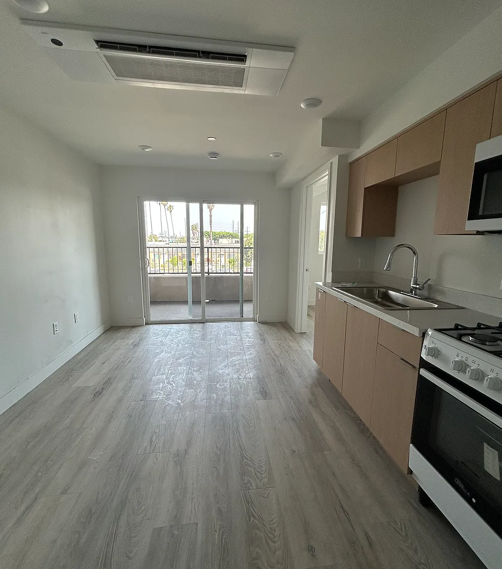 1 bed, 500 sqft, $1,800 — Photo 3