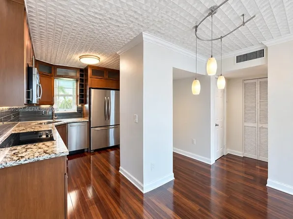 600 NE 25th St APT 63, Miami, FL 33137