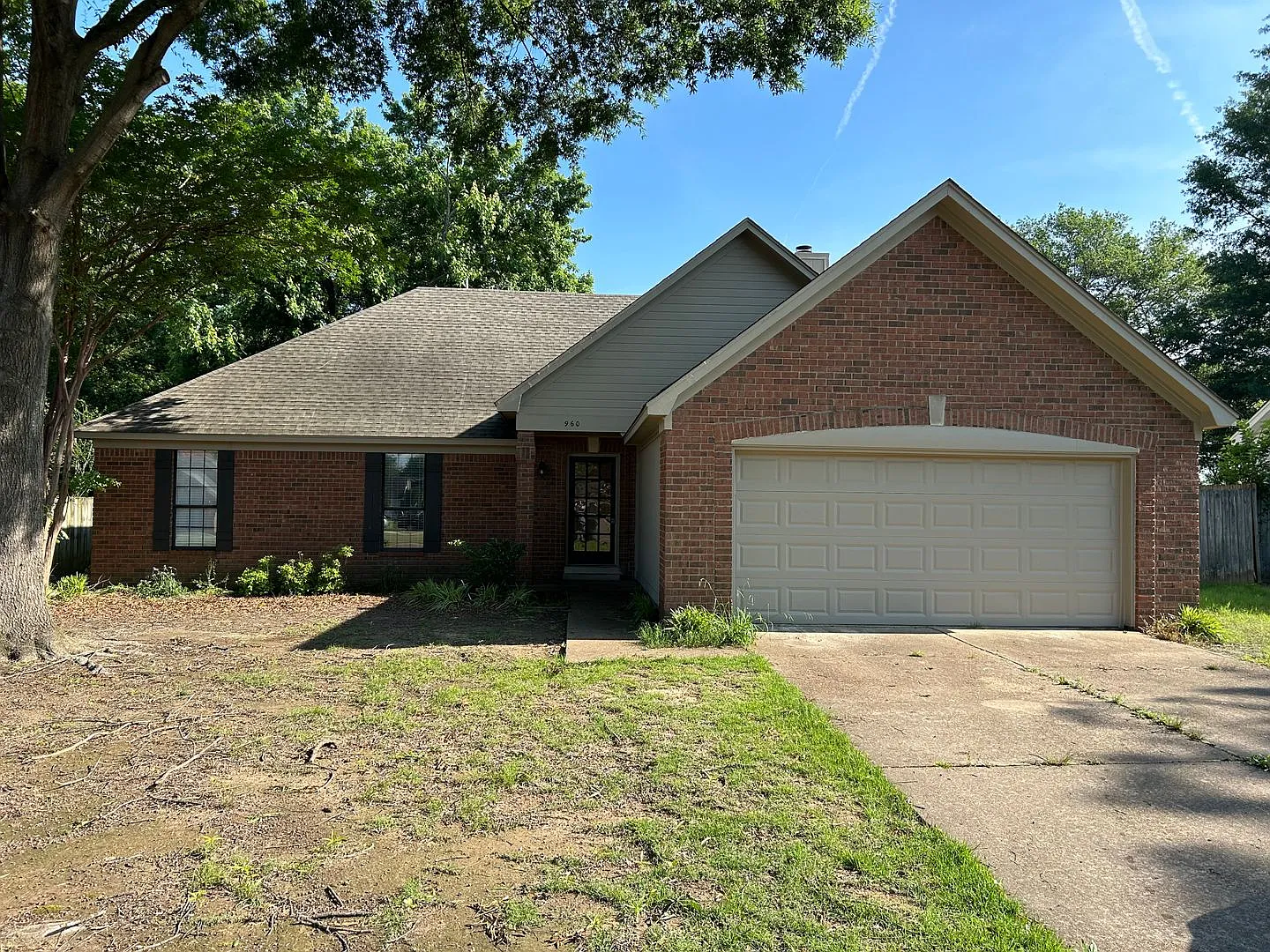 960 Clarington Southaven, MS 38671 — Photo 1