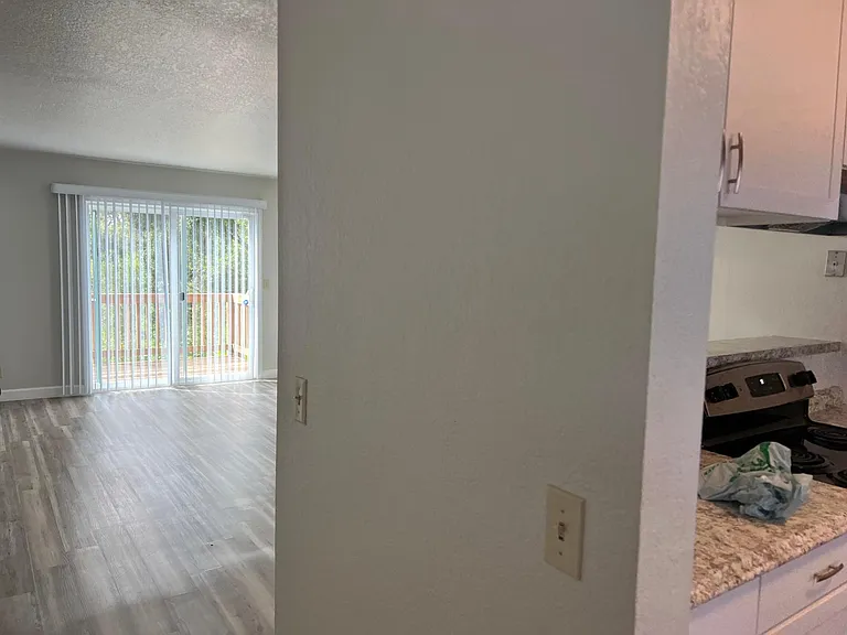 2524 Charlene Ln — Photo 8