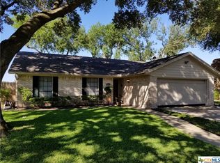 404 Navajo Dr, Victoria, TX 77904