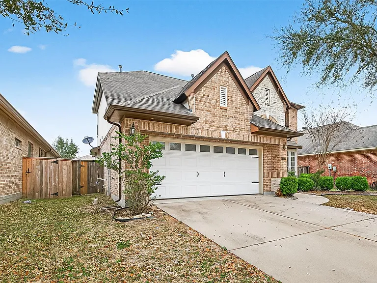 24526 Avellino Ct — Photo 2