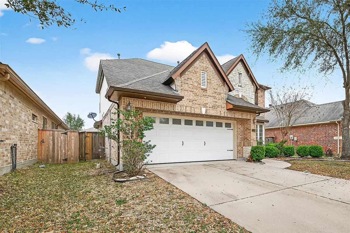 Building Photo - 24526 Avellino Ct