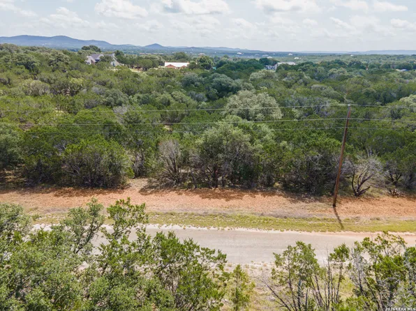 295 Deer Run LOT 2, Bandera, TX 78003